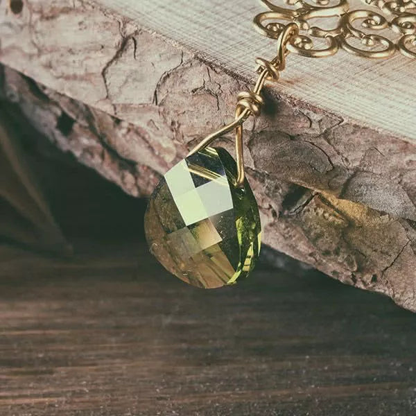 Gift guide card — Moses Jewelers education